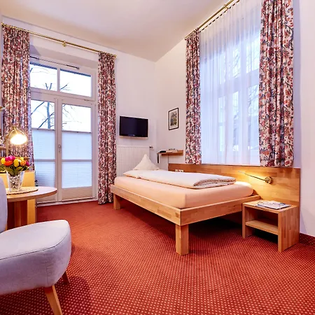 Отель Aschenbrenner