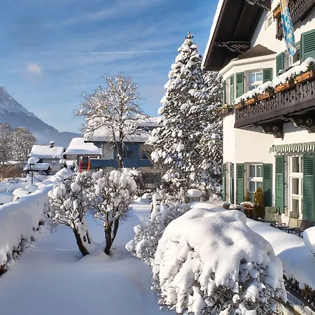 Hotell Aschenbrenner 3*